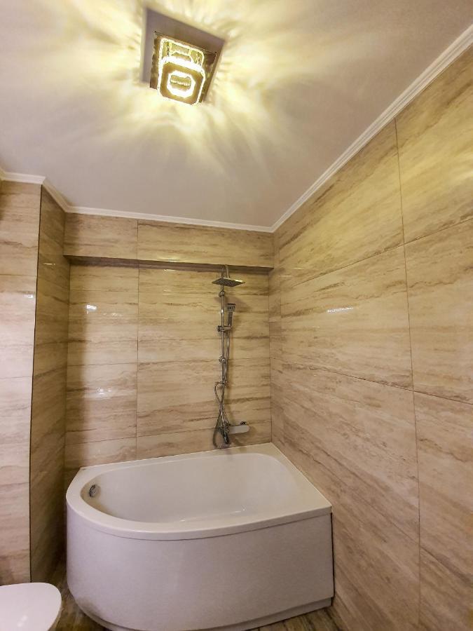 Central.Deluxe.Apartament.Oradea Exterior photo